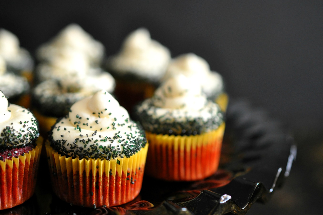 Halloween Red Velvet Mini Cupcakes & DIY Skull Toppers