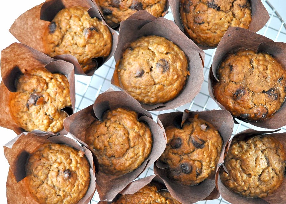 Banana Oat Peanut Butter Chocolate Chip Muffins {Muffin Monday} - I ...