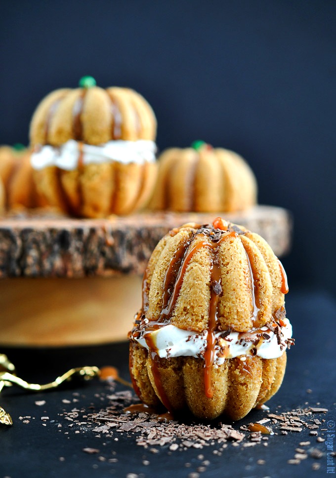 Spiked Chai Latte Mini Bundt Cakes